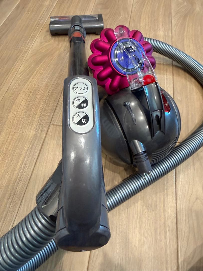 Dyson DC48 掃除機本体＋アタッチメント多数！