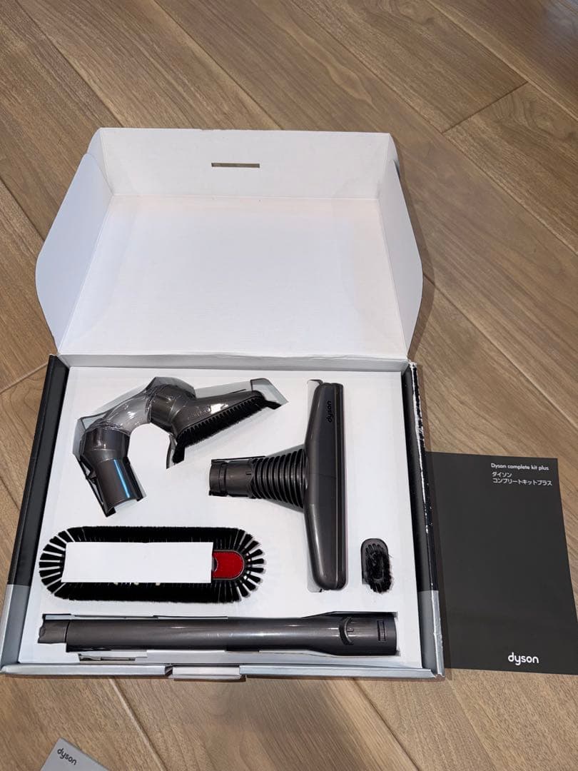 Dyson DC48 掃除機本体＋アタッチメント多数！