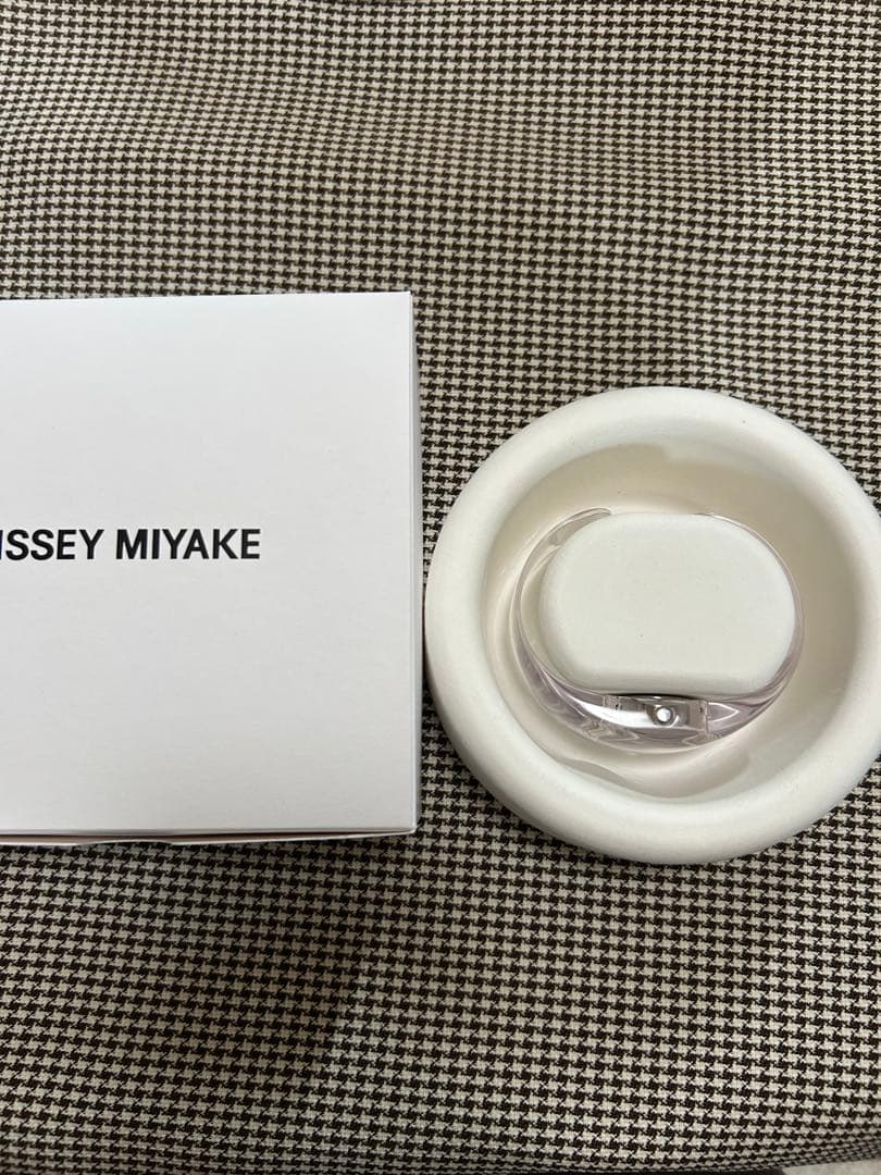 ISSEY MIYAKE クリア腕時計