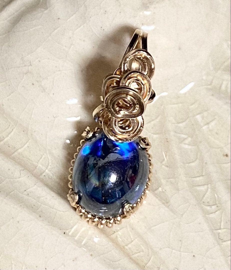 ハンドメイドペンダントトップ⭐︎ディープブルーチタニア(合成ルチル)