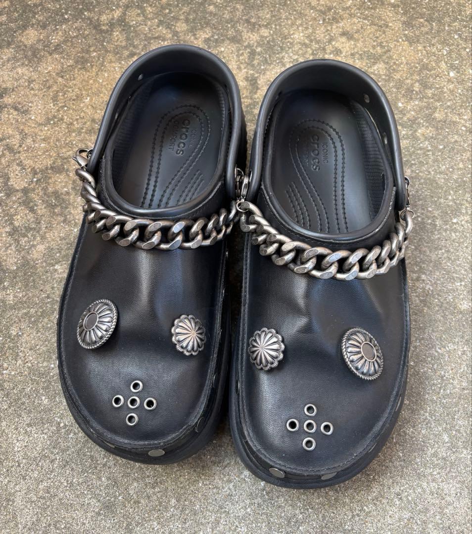 crocs Stomp Embellished Clog / クロックス