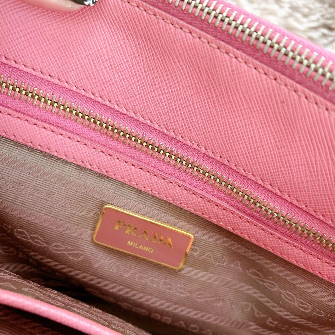 プラダ ガレリアサフィアーノ バッグ スモール ピンク ショルダーストラップ付き