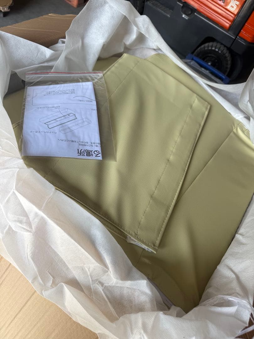 フロアコーナーカウチソファ　3人掛け　背もたれハイタイプ　アイボリーレザー調