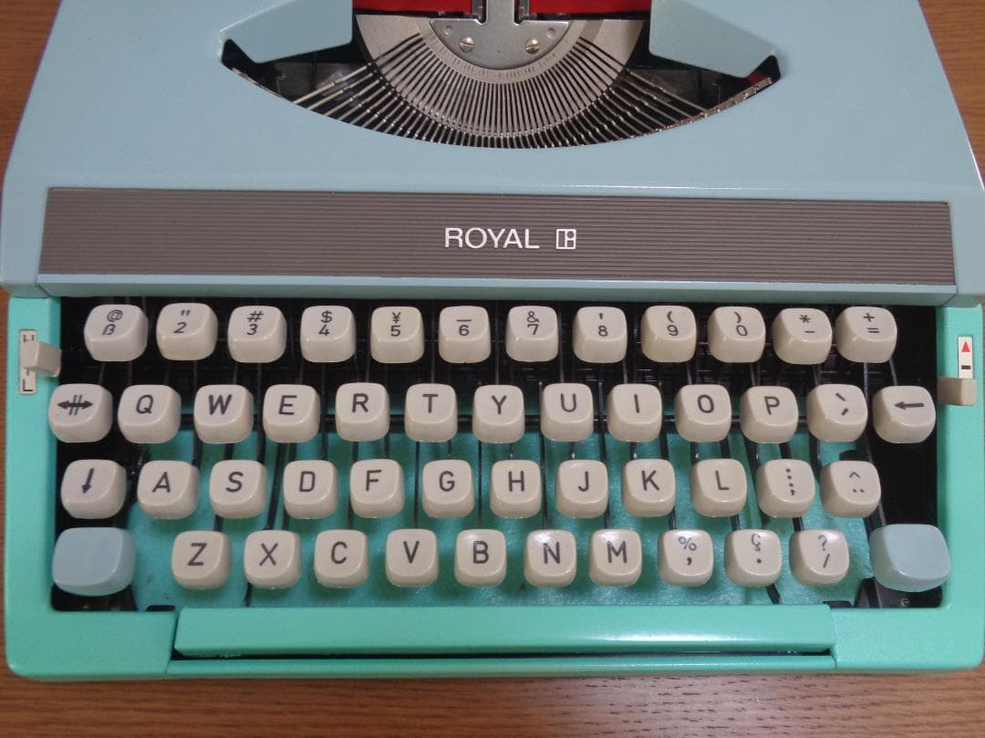 完動品　 200　ロイヤルタイプライター　パステルカラー