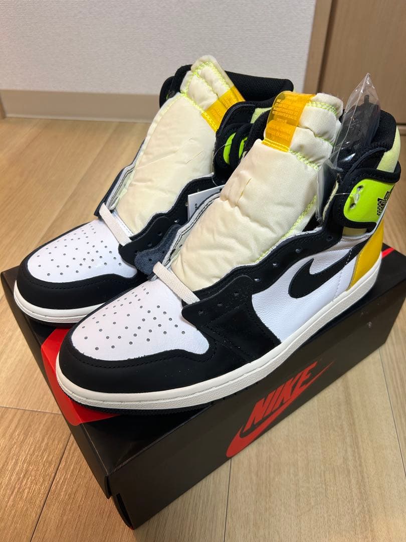 ゆーNike Air Jordan 1 High OG Volt Gold