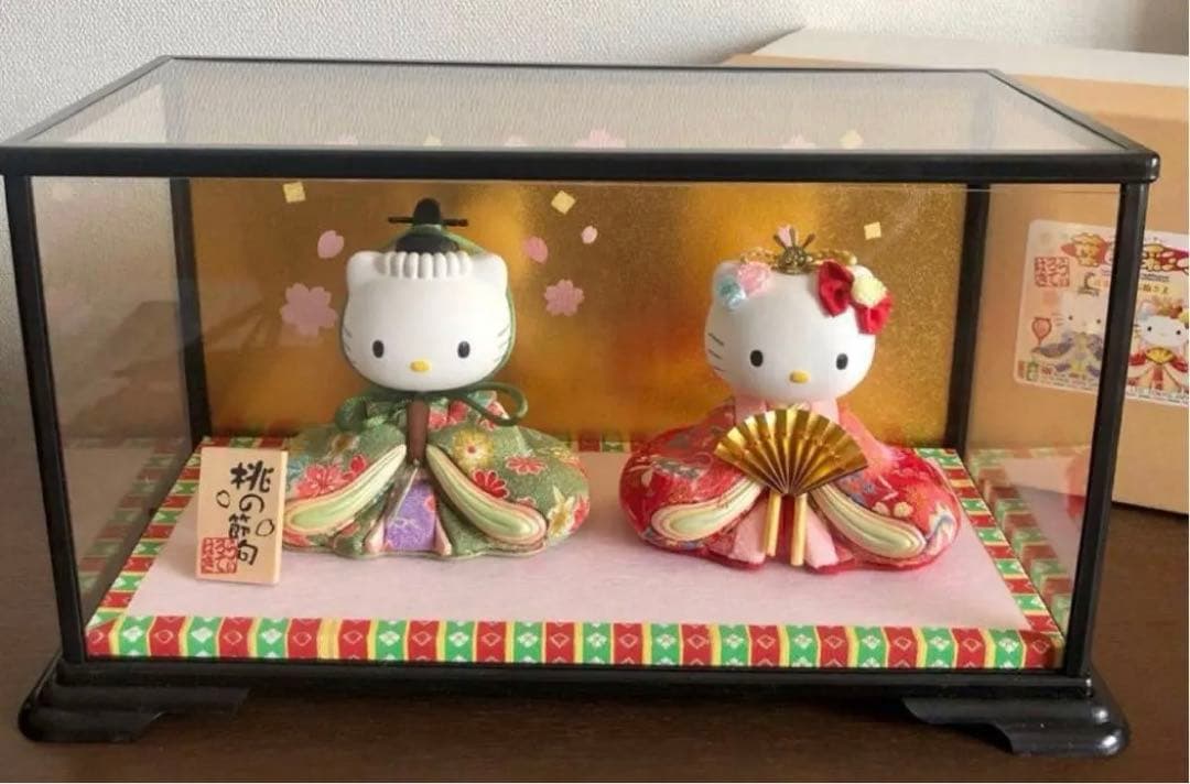 ハローキティ雛人形 陶器製 専用ケース付き