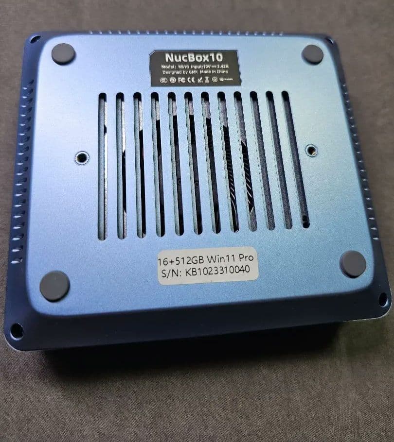 GMKtec NucBox10 化粧箱、付属品完備