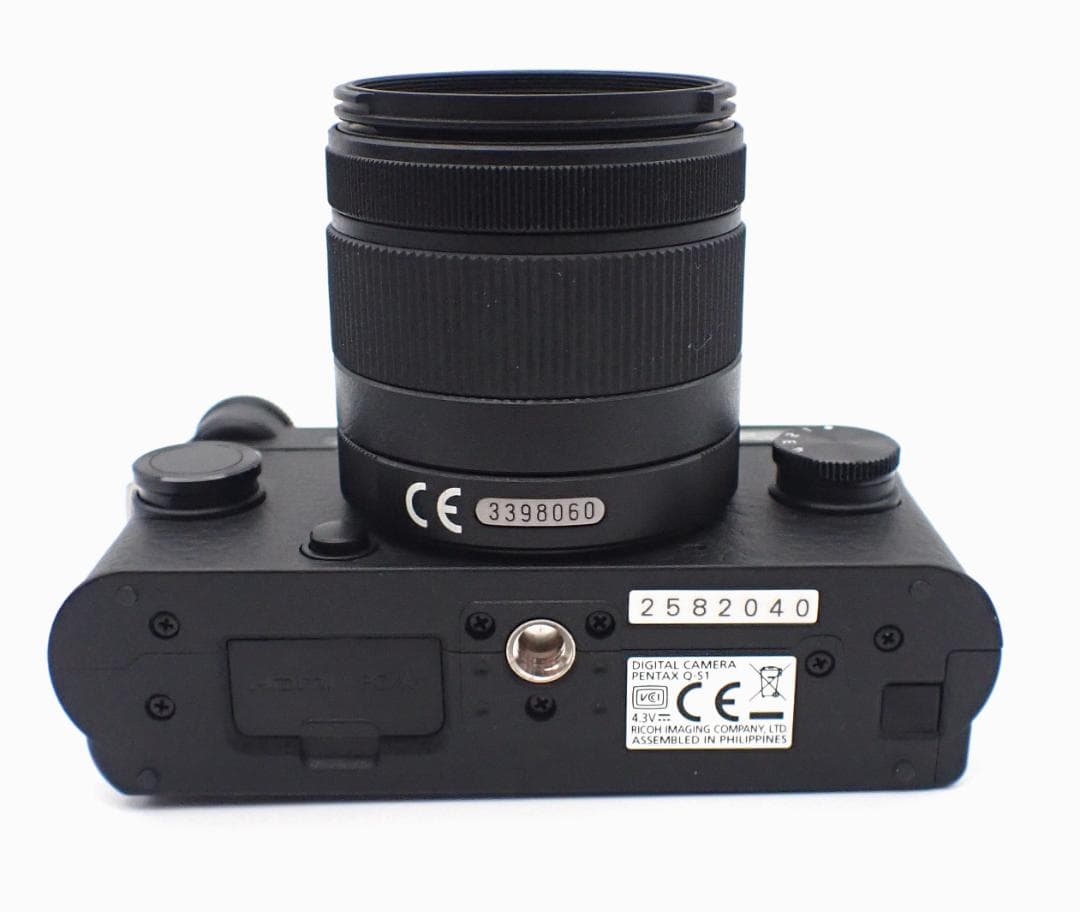 PENTAX Q-s1＋02レンズ+バッテリー＋充電器　人気の黒・美品!!!