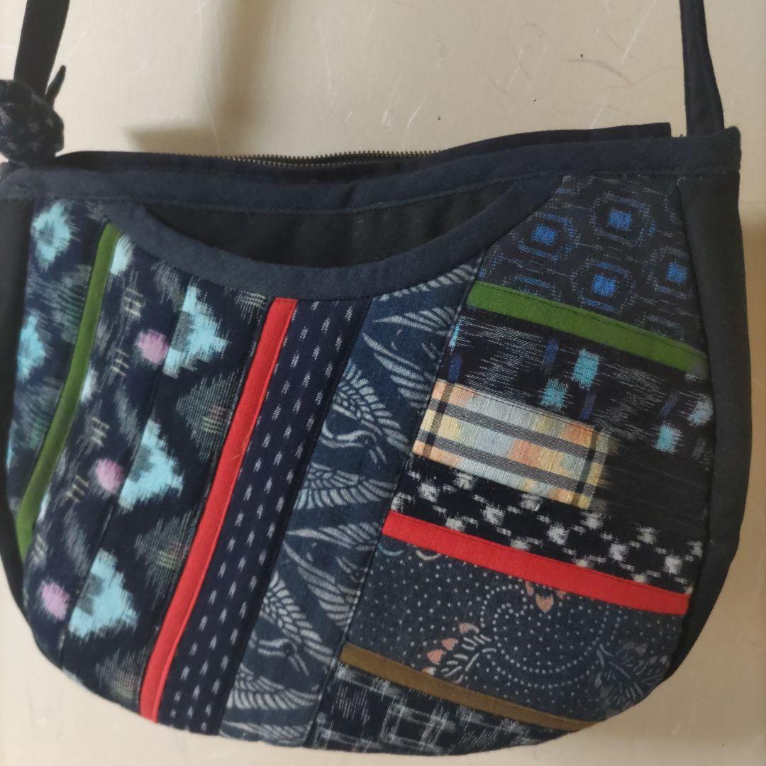 送料込み　(249)手作り　ショルダーバッグ　パッチワーク　絣　染め　絣　木綿