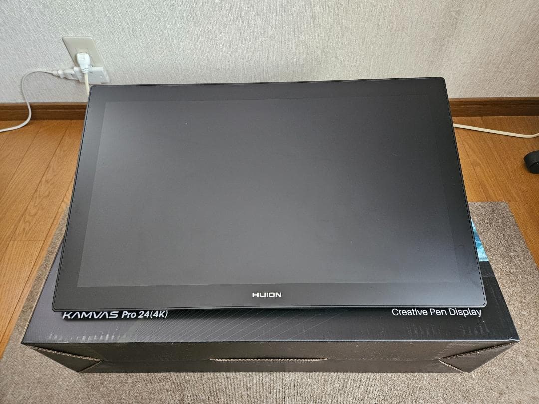 Huion Kamvas Pro 24 (4K) + スリムペン PW550S
