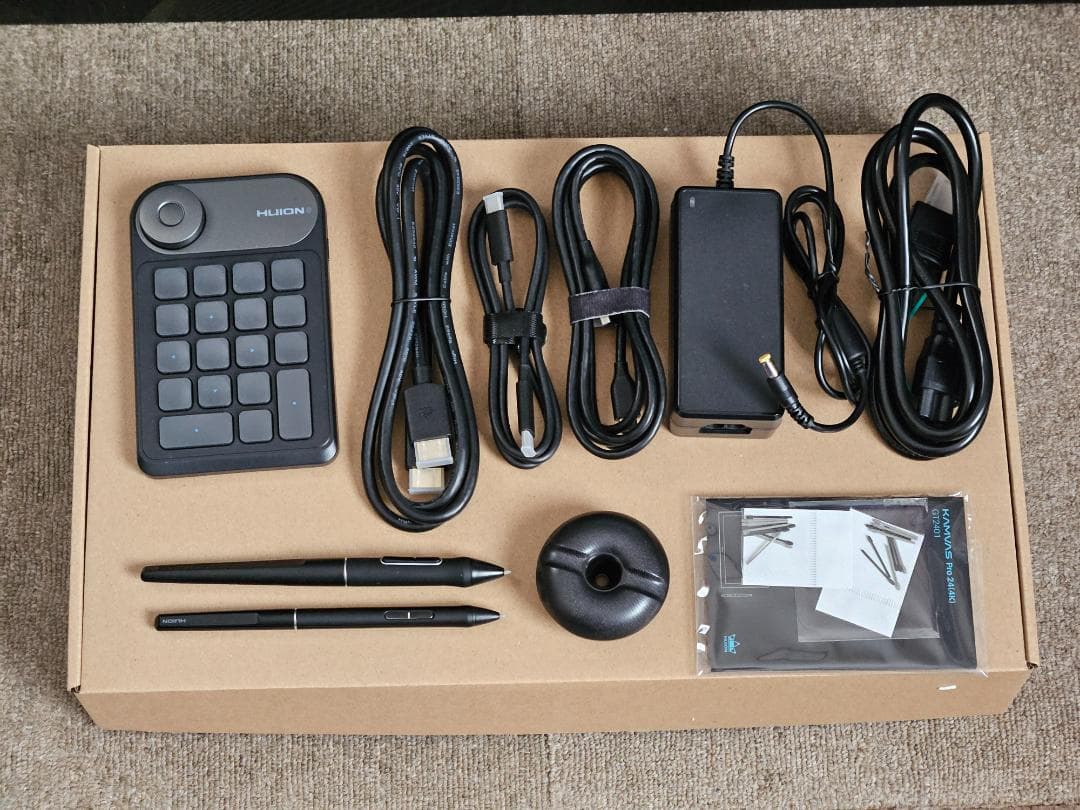 Huion Kamvas Pro 24 (4K) + スリムペン PW550S