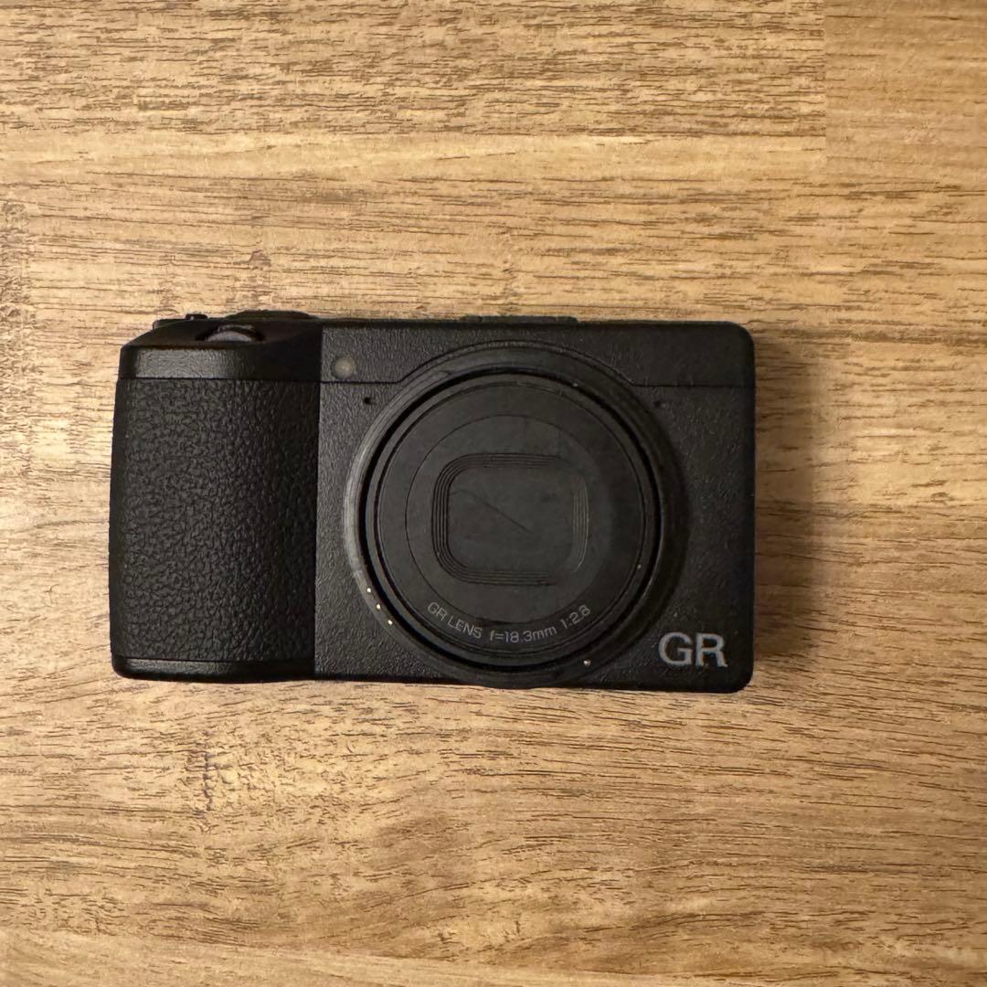 RICOH GR Ⅲ コンパクトデジタルカメラ ブ