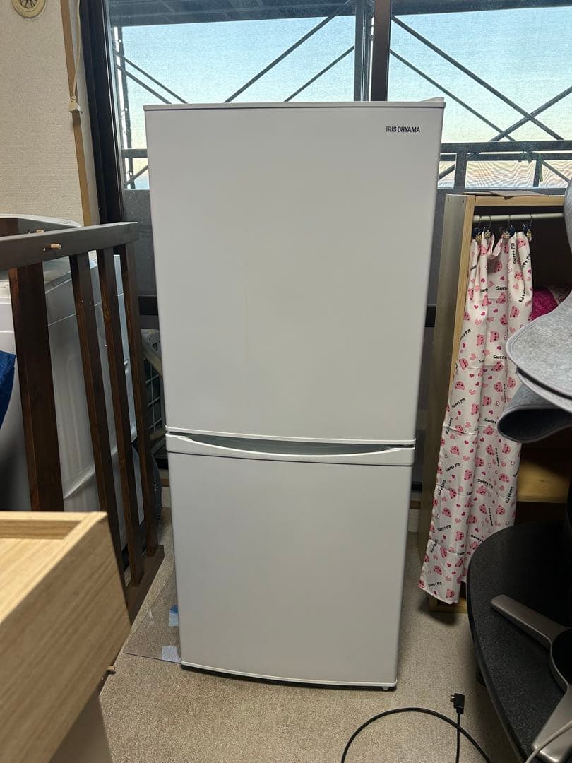 【引取りなら300円】アイリスオーヤマ ノンフロン冷蔵・冷凍庫 142L