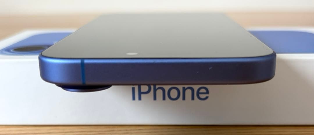 iPhone16本体　SIMフリー　128GB バッテリー96%