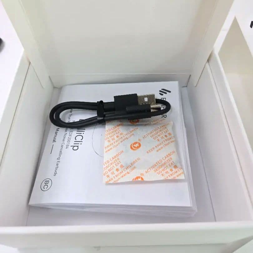 Edifier LolliClip オープンイヤーイヤホン