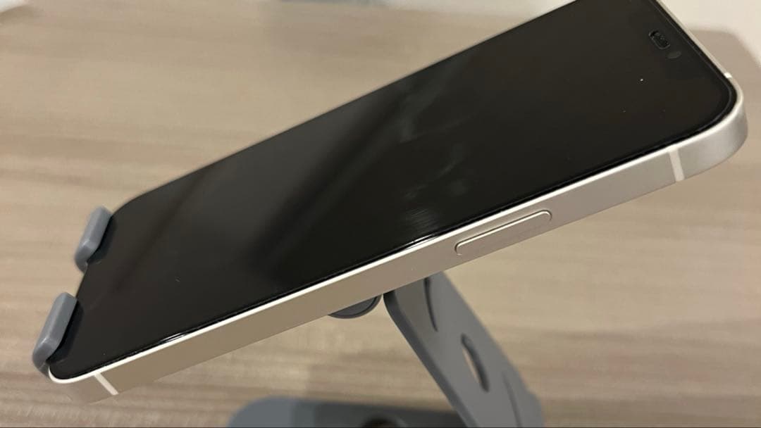 Apple iPhone 12 64GB ケース付き　ホワイト