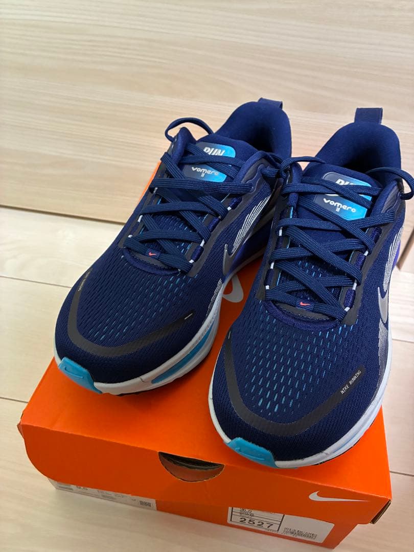 Nike Vomero 18 ネイビー　26センチ
