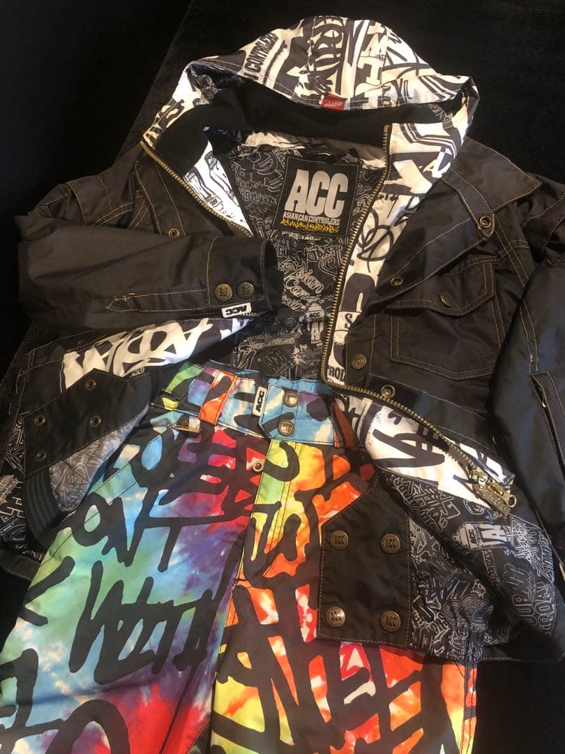 スキー　スノーボードウェア　140㎝ カッコ良すぎる！ ウェア上下 子供