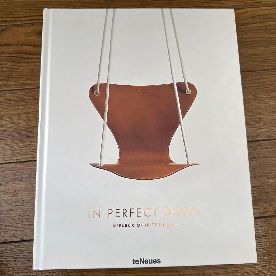 洋書 IN PERFECT SHAPE