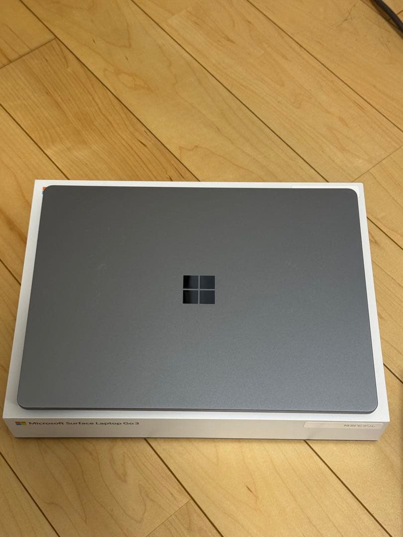 美品 Surface Laptop Go3 i5/16GB/512GB