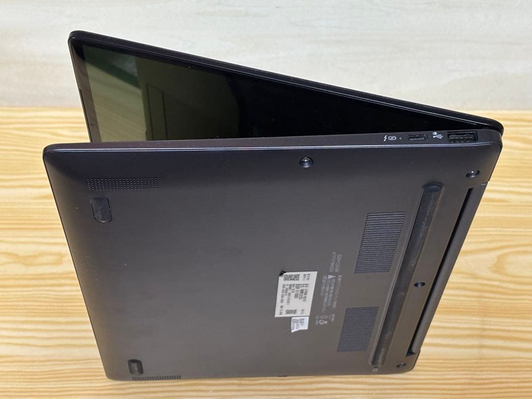 富士通 有機EL WC2/E3 i5-1135G7 SSD512GB ※訳あり