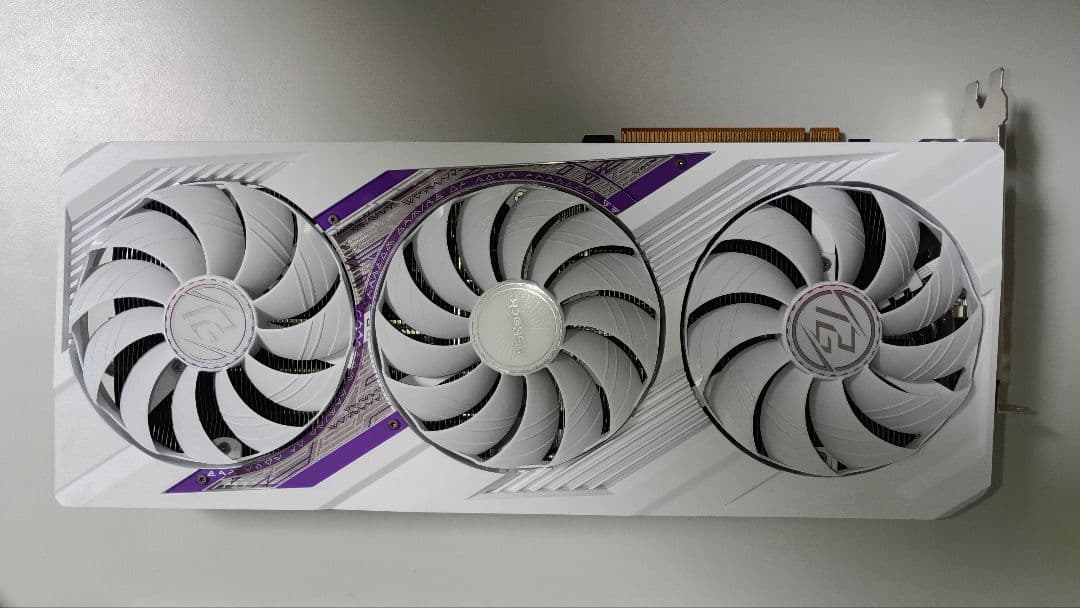 グラフィックボード・グラボ・ビデオカード Radeon RX7900XT Phantom Gaming White