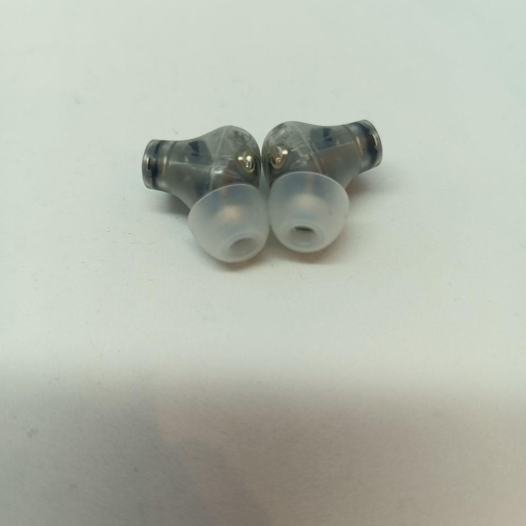 Beats ビーツ Beats Studio Buds+ 　人気カラー　クリア