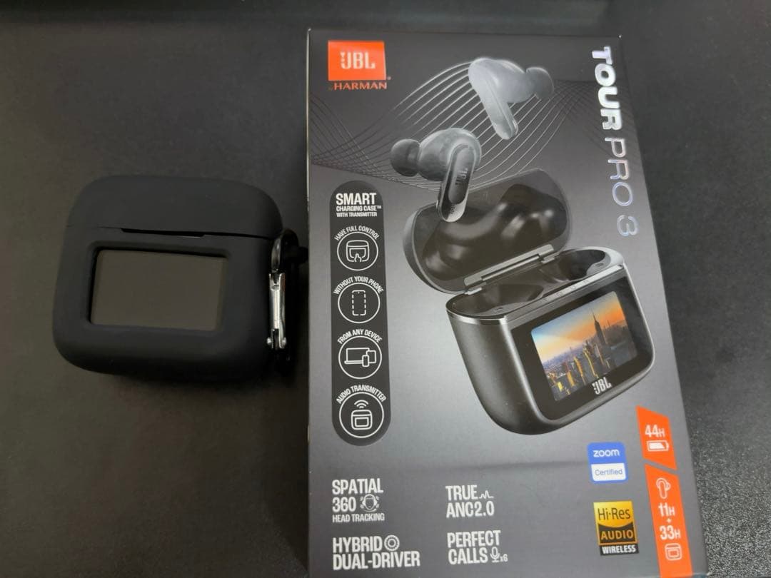 JBL TOUR PRO 3 ワイヤレスイヤホン　ケース付き