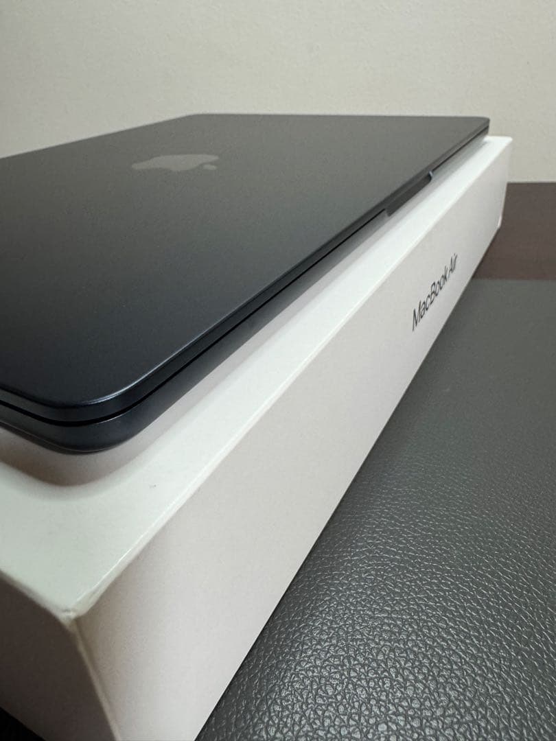 MacBook Air 2024。M3。8GB。 512GBストレージ