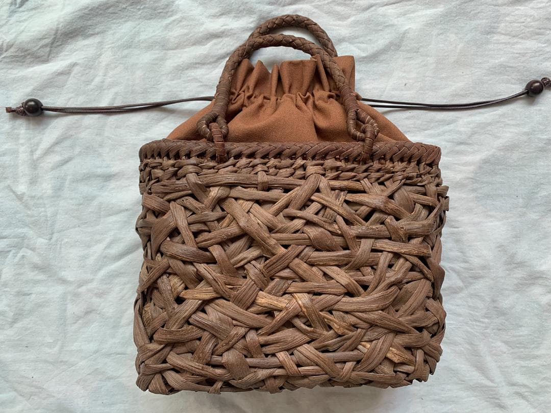 山葡萄 かごバッグ 職人の手作り 乱れ編み 籠 手提げ 内布あり B