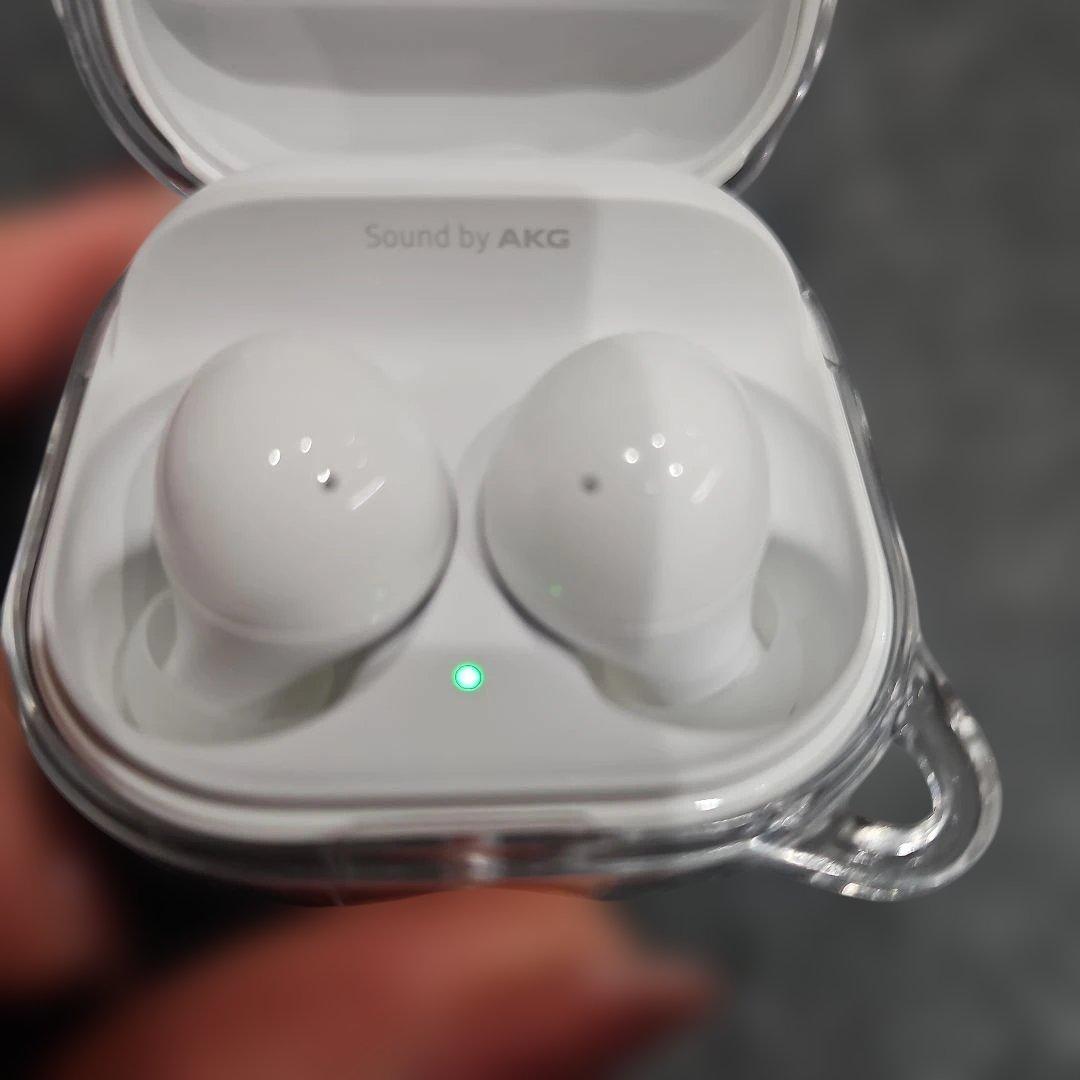 Samsung Galaxy Buds2　イヤホン　カバーつき　美品　箱有り