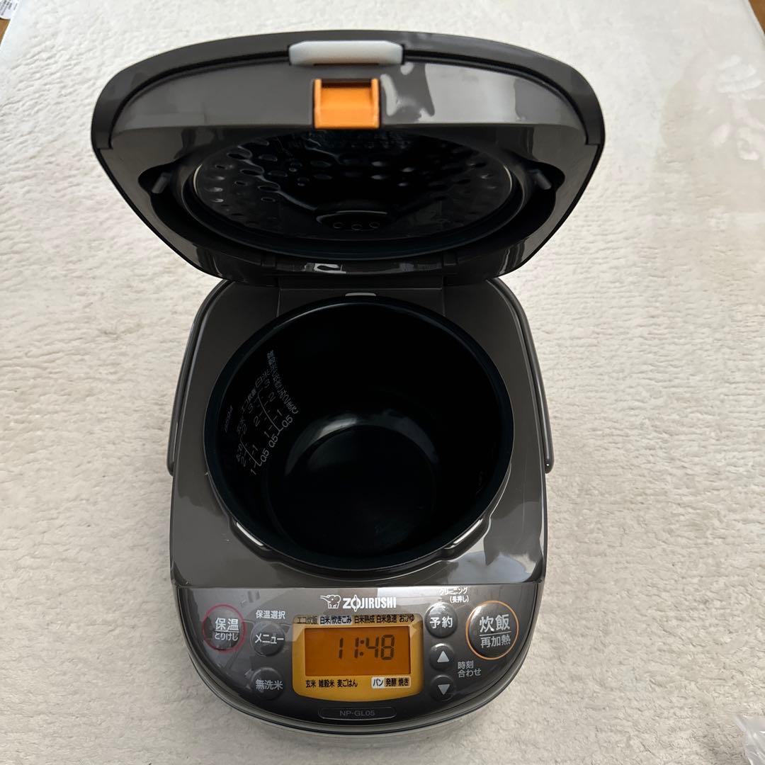 渡邉　象印 IH炊飯ジャー NP-GLO5 グレー