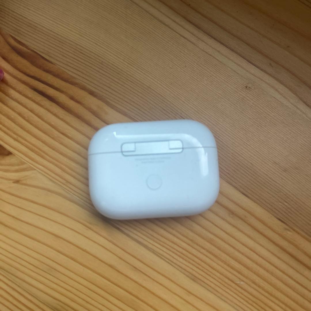 AirPods Pro 第二世代本体 ホワイト 充電ケース付き